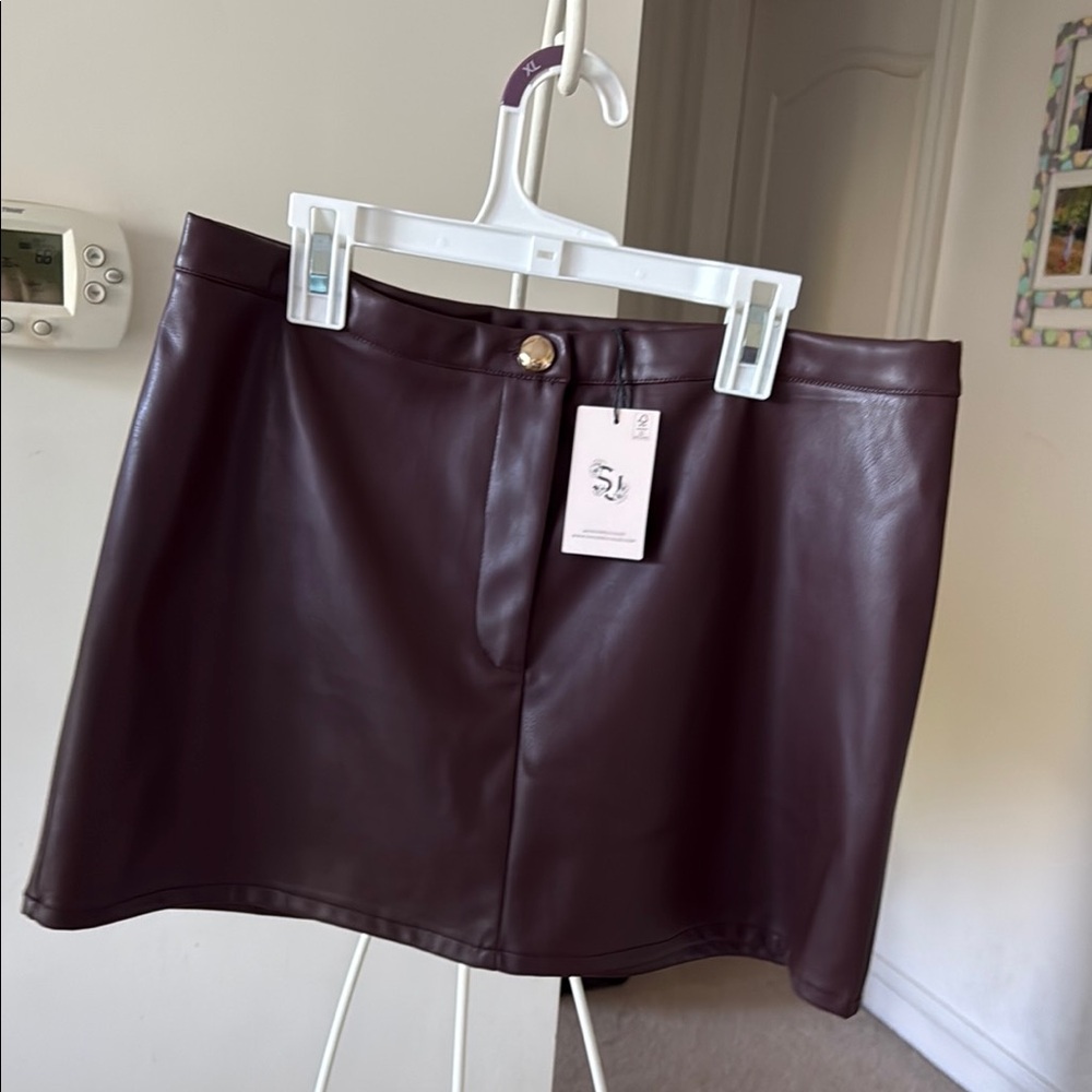 Sincerely Jules Faux Leather Mini Skirt in Burgundy